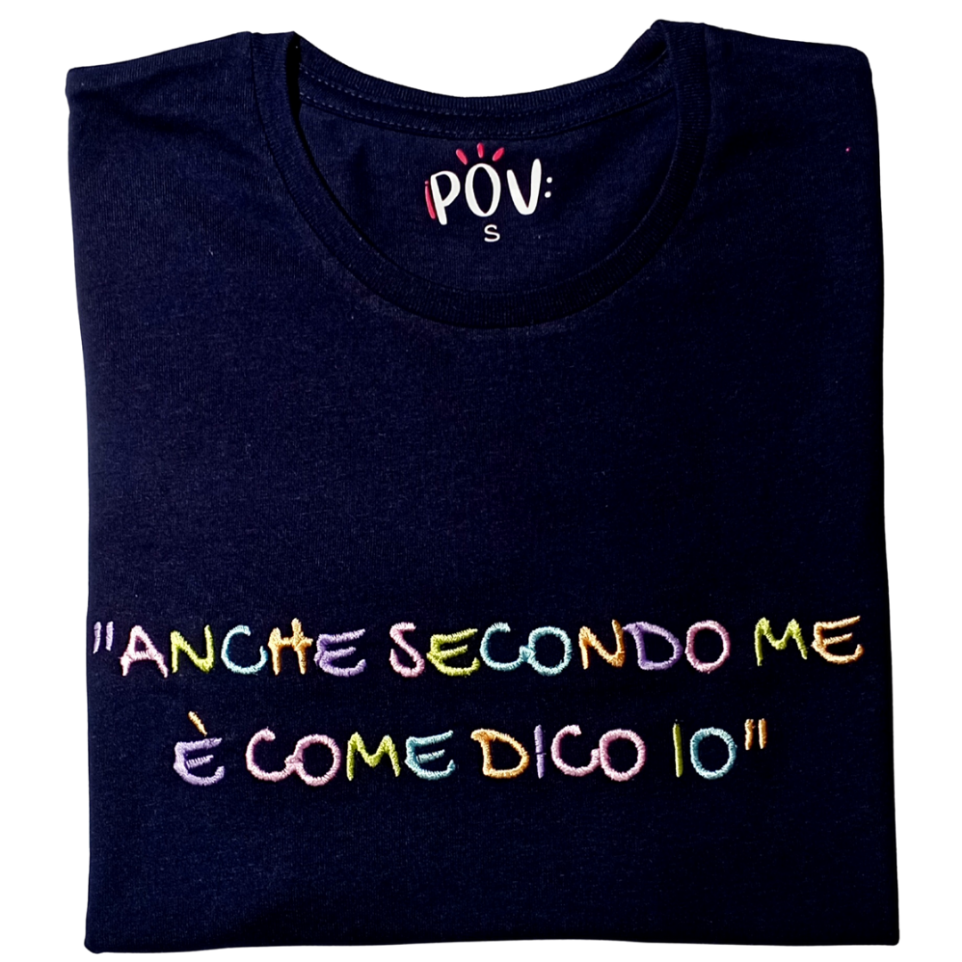 T-shirt Regular unisex POV ricamata – personalizza la tua frase inserendola nelle note al check out