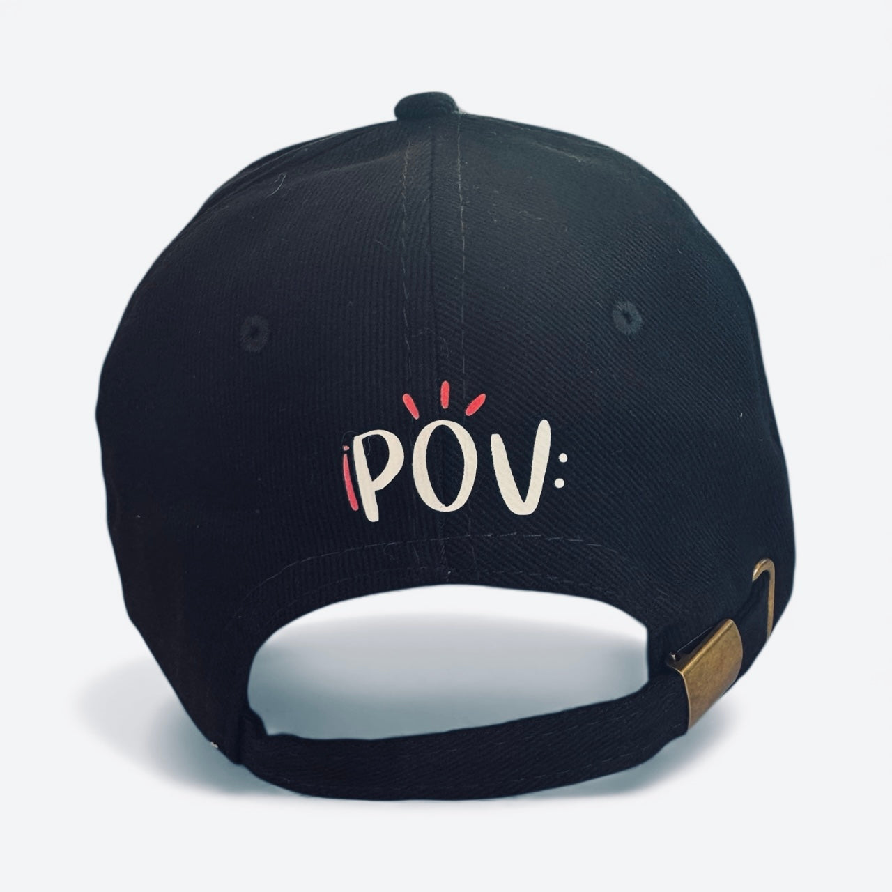 Cappello Iconico con Frase Ricamata