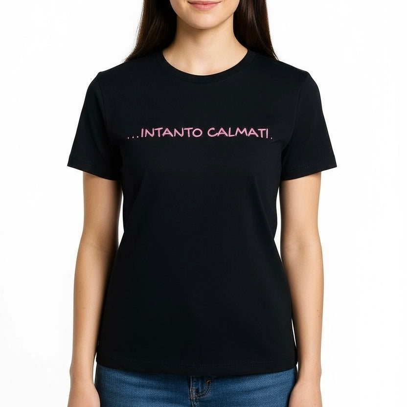 T-shirt Regular unisex POV ricamata – personalizza la tua frase inserendola nelle note al check out